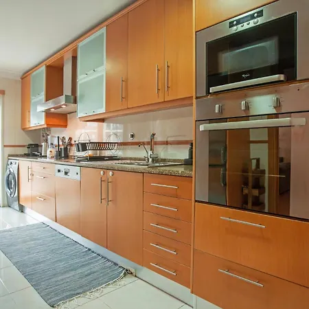 Apartamento Modern 2-bedroom Flat In Odivelas