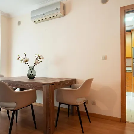 Modern 2-bedroom Flat In Odivelas Apartamento *