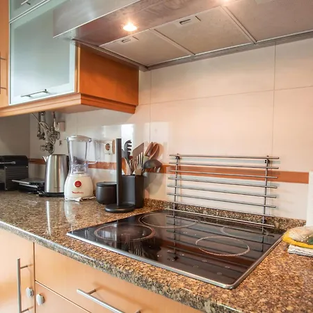 Modern 2-bedroom Flat In Odivelas *